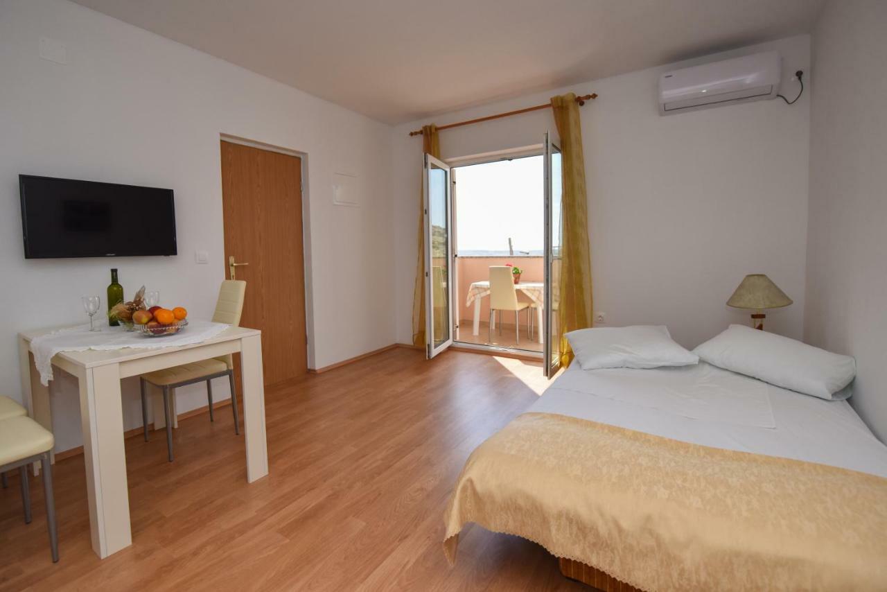Apartments Zakarija 诺瓦利娅 外观 照片