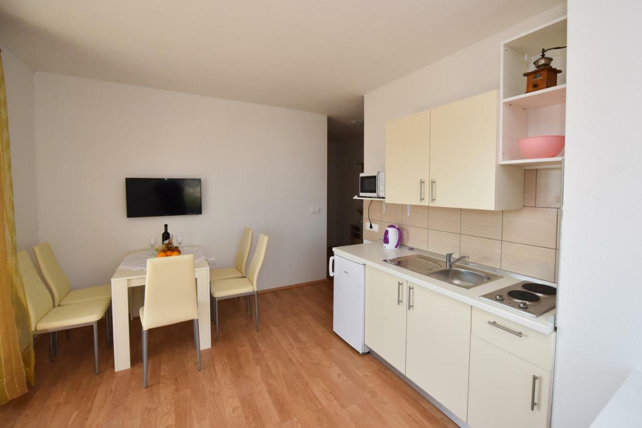 Apartments Zakarija 诺瓦利娅 外观 照片